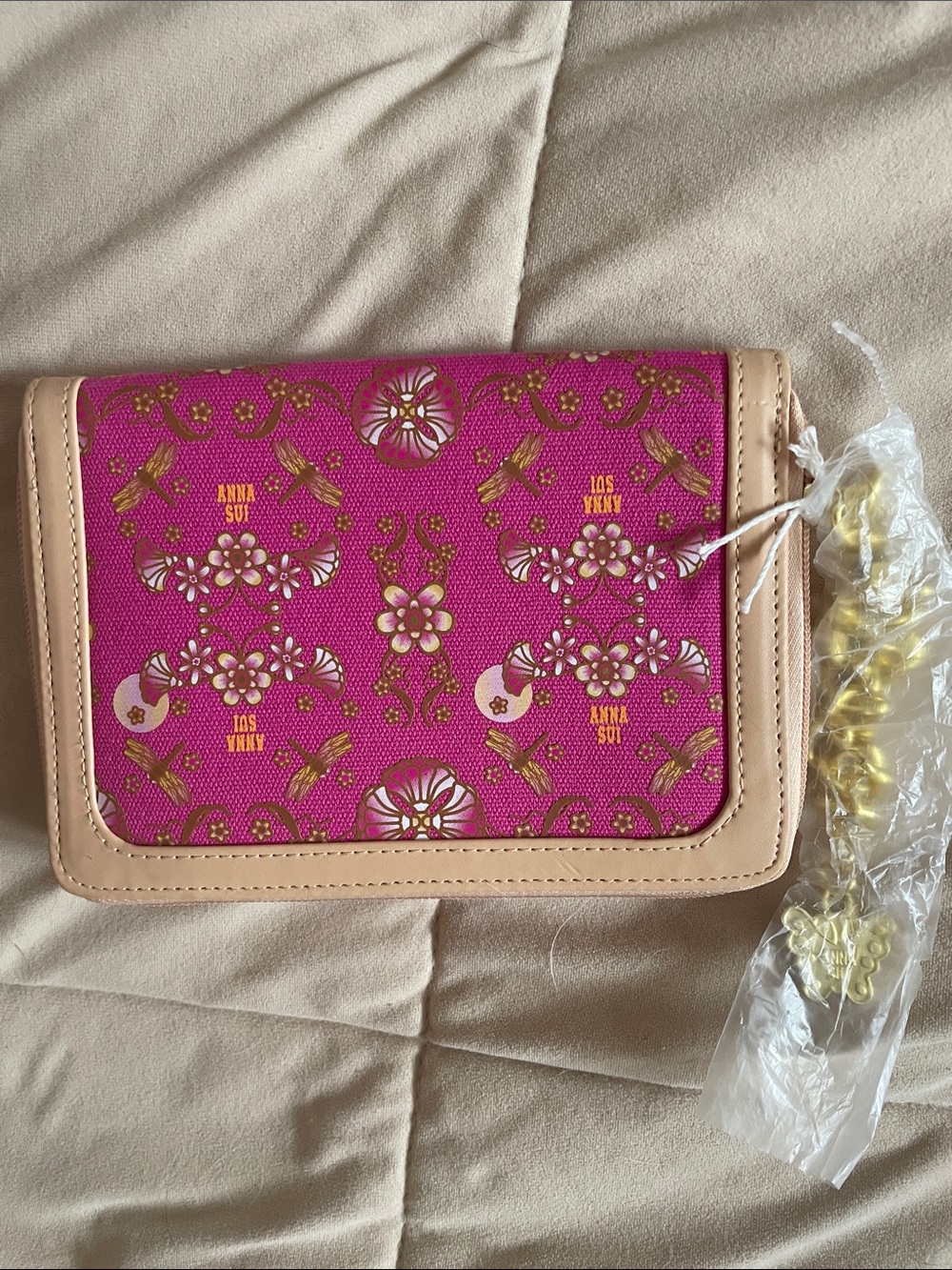🌸✨ ANNA SUI Dragonfly Floral Wallet on Chain NWOT - Picture 4 of 7
